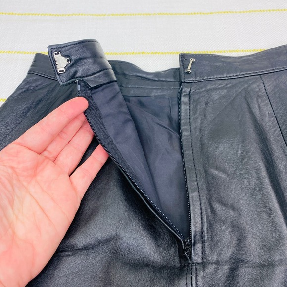 Vintage Lotus Soft Black Leather Mini Skirt Womens Size 8 Punk 80s Glam 90s Goth - Picture 4 of 6